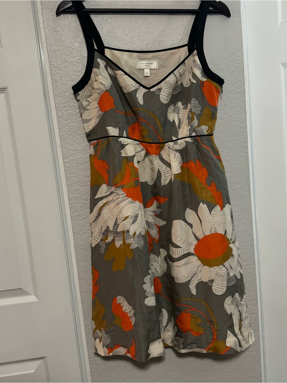 Anthropologie • Moulinette Soeurs • Mini Dress • 100% Silk • Size 6 • Floral